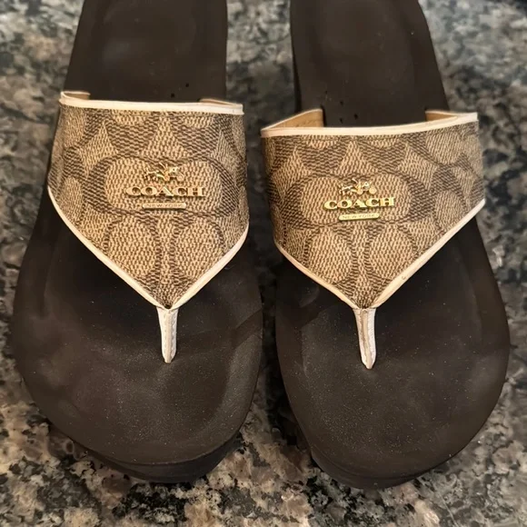 Coach Signature Brown and Tan Flip Flops 8.5 - Picture 13 of 16